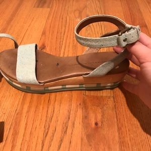 ✨NEW LOW PRICE✨ Anthropologie Platform Sandals